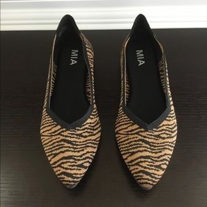 NWT Mia Kerri Pointed Toe Slip on Flat - Animal Print - 7.5